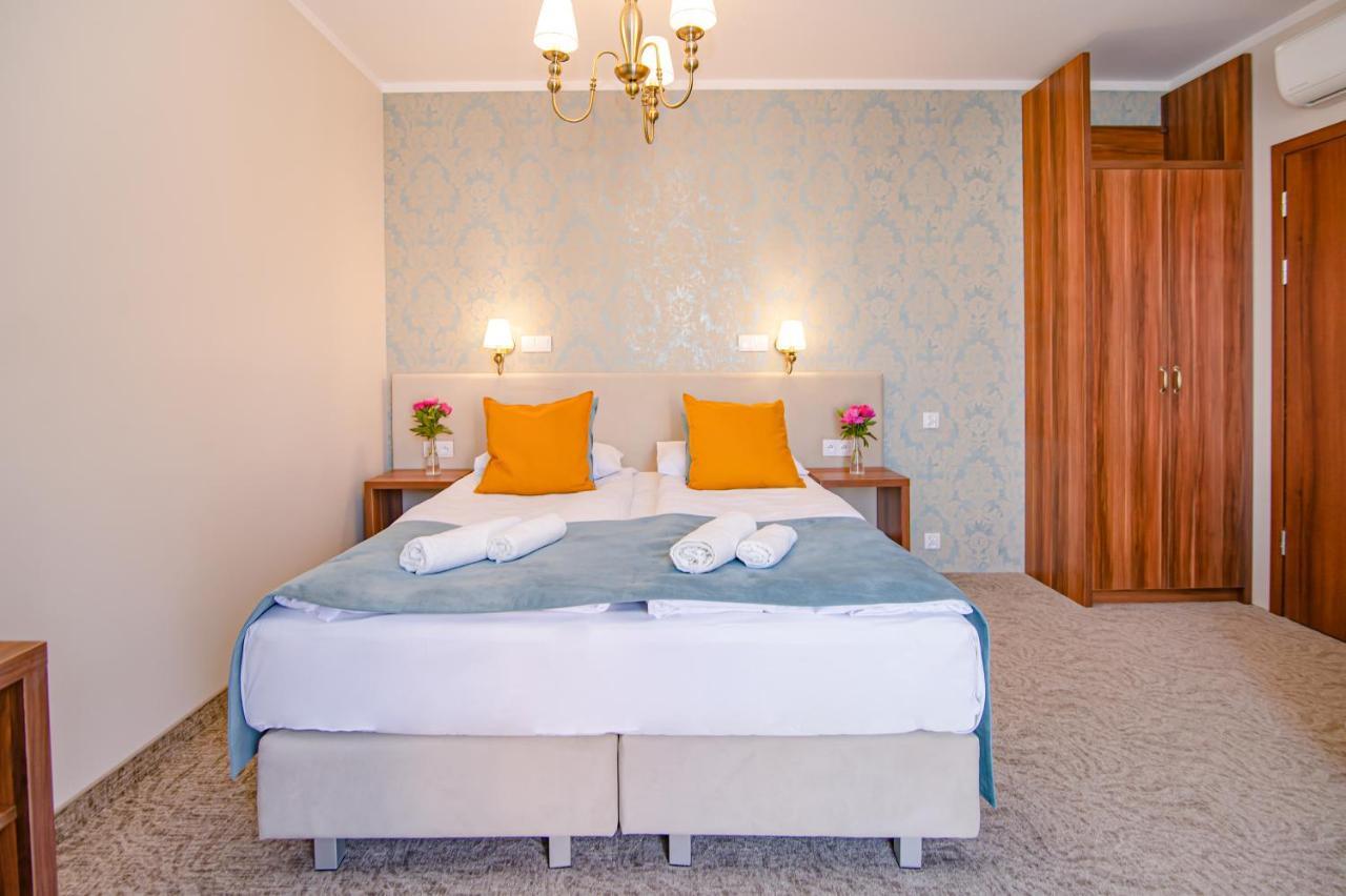 פרומבורק Pod Wzgorzem Bed & Breakfast מראה חיצוני תמונה