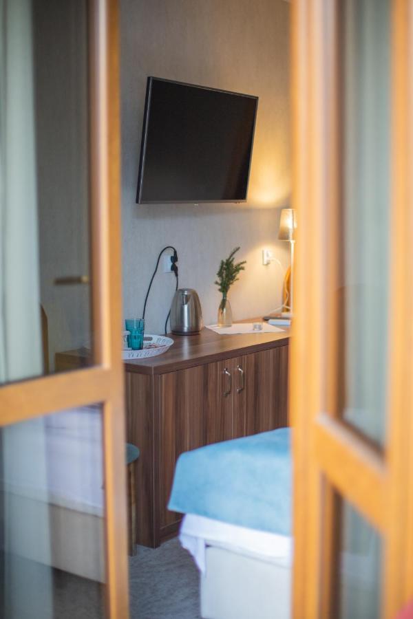 פרומבורק Pod Wzgorzem Bed & Breakfast מראה חיצוני תמונה